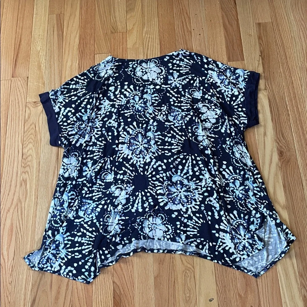 Simply Vera Vera Wang Tunic Top Womens 2X Blue White Floral Print Blouse Church - Picture 8 of 9